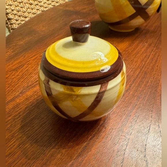 Vintage set of MCM Vernon Kilns (Vernonware) Pottery - Picture 4 of 9